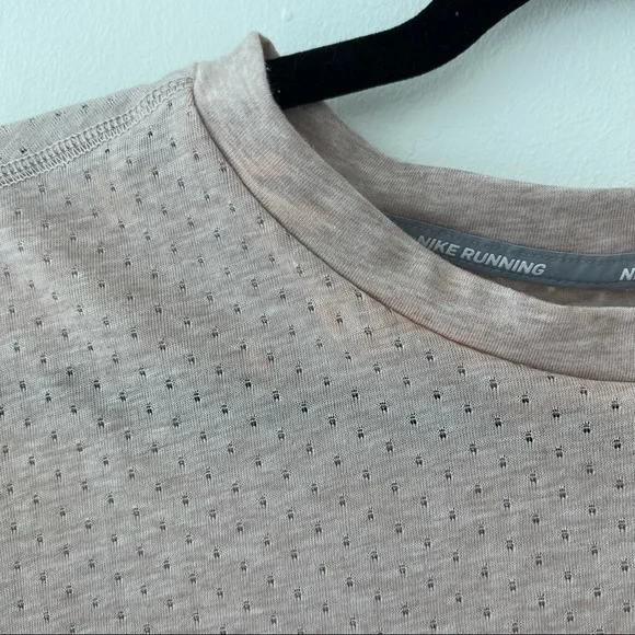 Nike light pink t-shirt - Picture 4 of 5